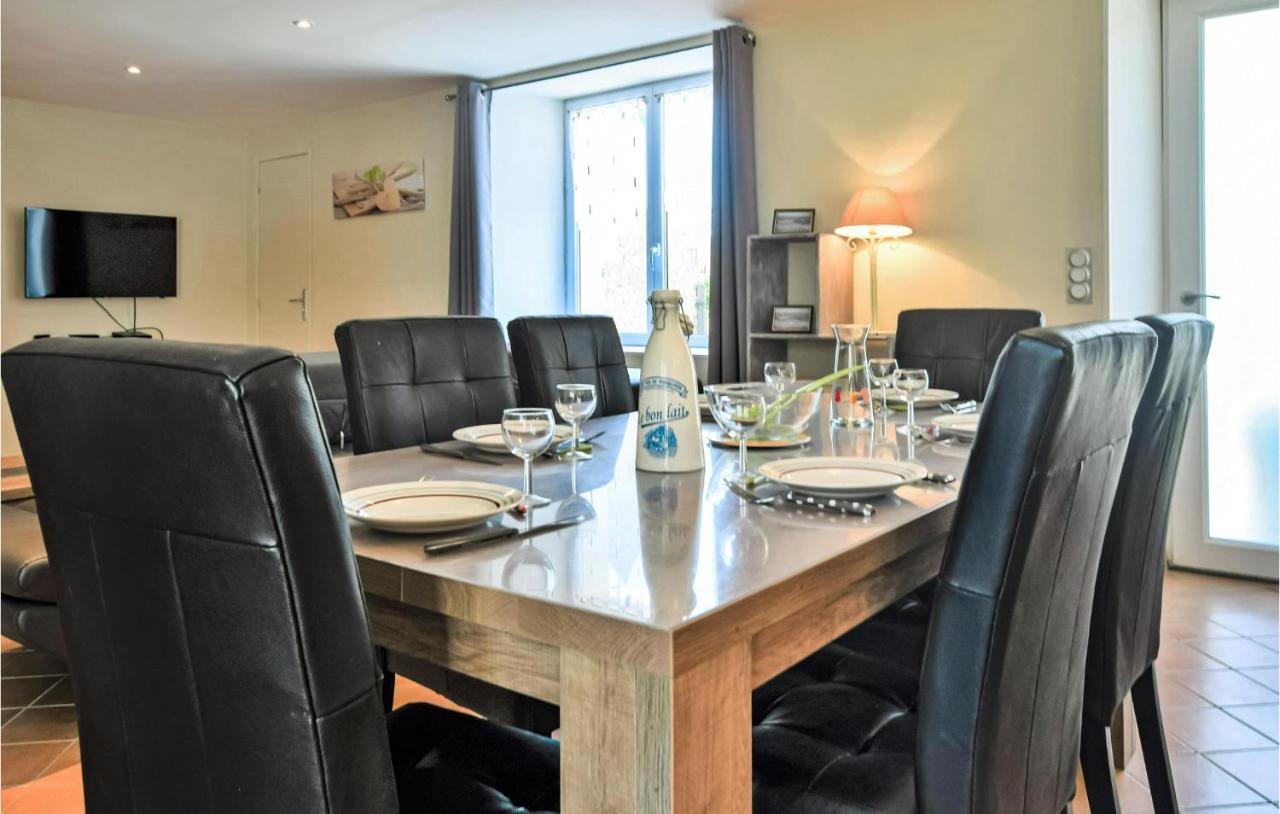 Beautiful home in Créances with WiFi&3 Bedrooms Extérieur photo